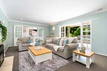 22 Freemans Way, Pinehaven