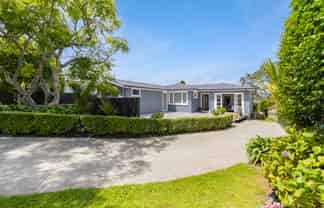 95 Royal Road, Massey