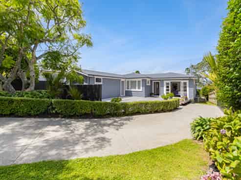 95 Royal Road, Massey