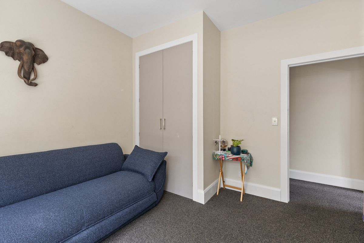 A Standout for Space and Practicality in Popular Linwood - Więcej