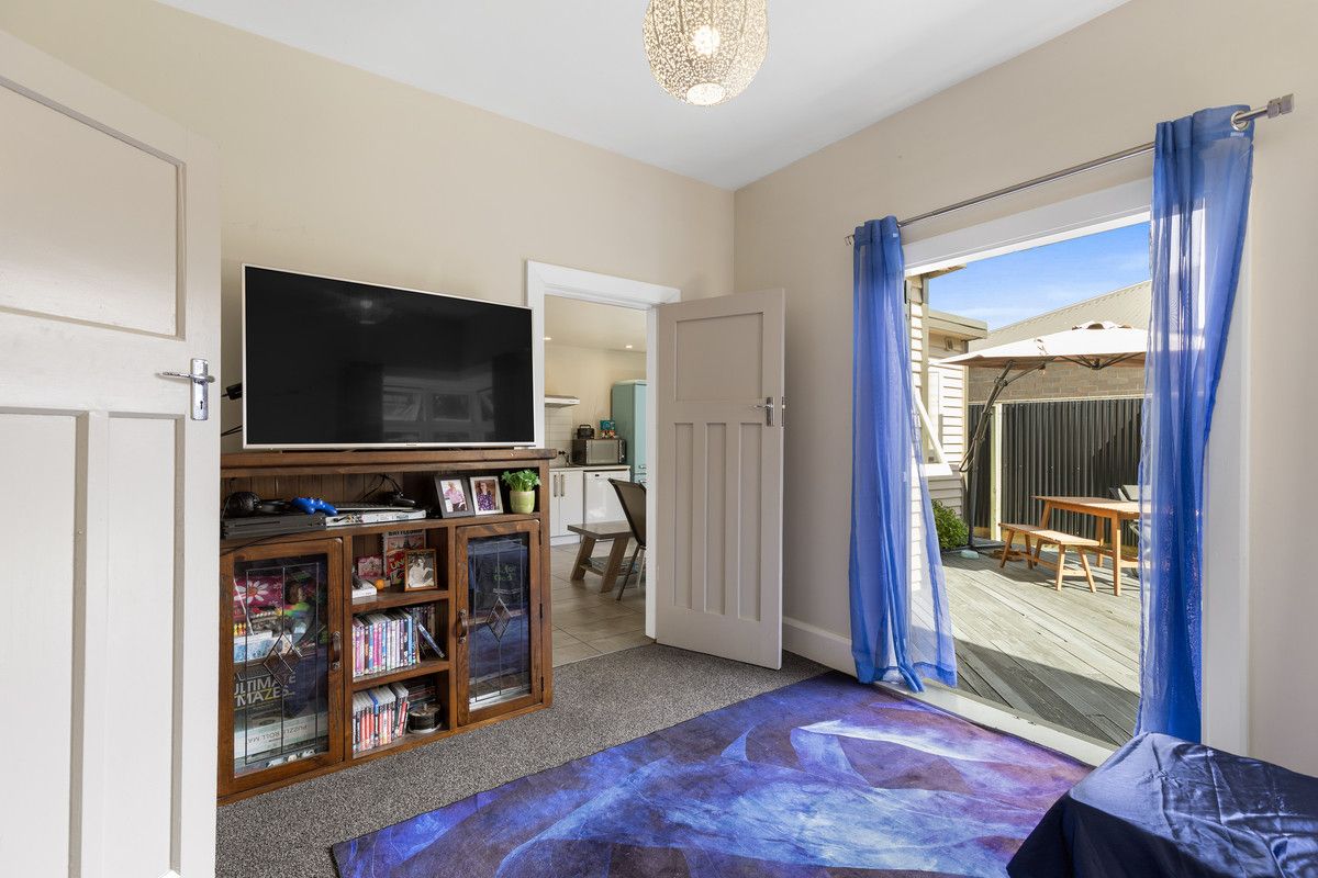 A Standout for Space and Practicality in Popular Linwood - Widok 5