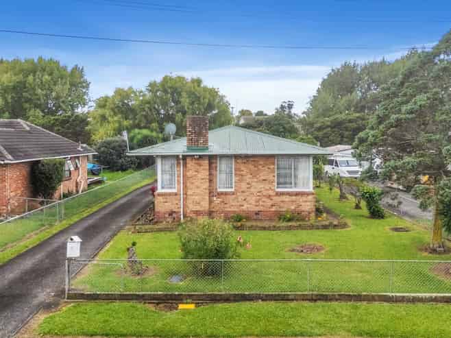 8 Stainton Place, Otara