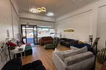 Bite size retail with busy road frontage  