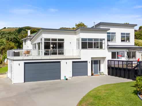 32A Tawa Terrace, Tawa