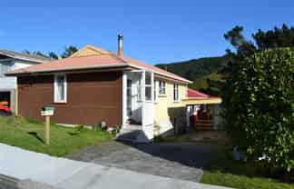 60A Montreal Grove, Kingston