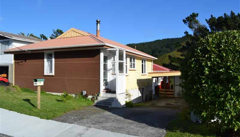 60A Montreal Grove, Kingston