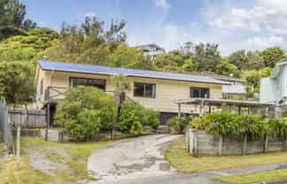 68 Omapere Street, Whitby