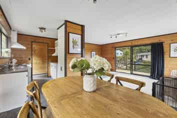 68 Omapere Street, Whitby