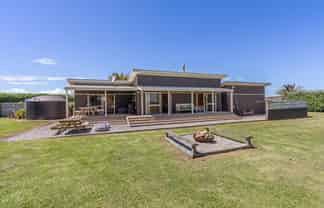 77 Anglers Avenue, Okato