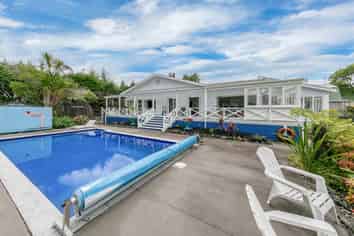 355 Ridge Road, Paremoremo