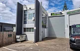 Awesome Ashfield Industrial With Yard! 