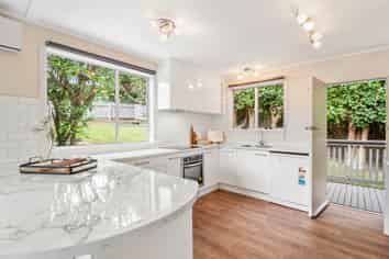 10 Kawaka Street, Titirangi