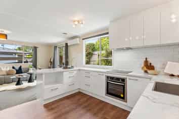 10 Kawaka Street, Titirangi