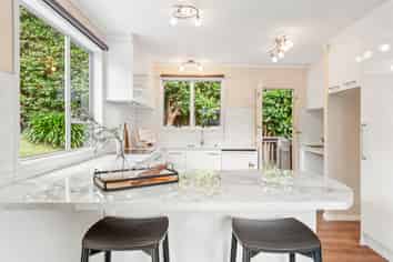 10 Kawaka Street, Titirangi