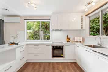 10 Kawaka Street, Titirangi