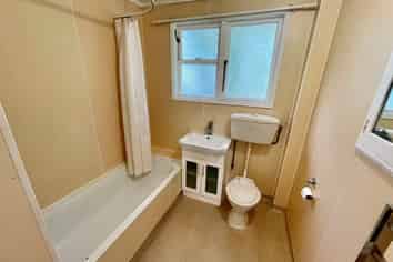 3B Moa Street, Belmont