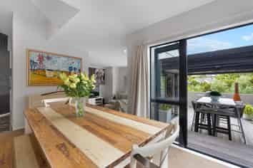 11/19 Langana Avenue, Browns Bay