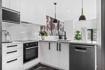 11/19 Langana Avenue, Browns Bay