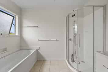 1/804 St Aubyn Street East, Parkvale