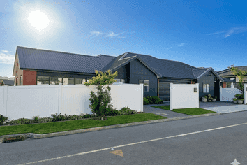 56 Riverhead Point Drive, Riverhead