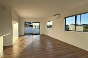 56 Riverhead Point Drive, Riverhead