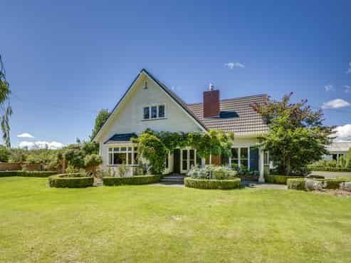 1355 Railway Road South and 656 Te Aute Road, Longlands