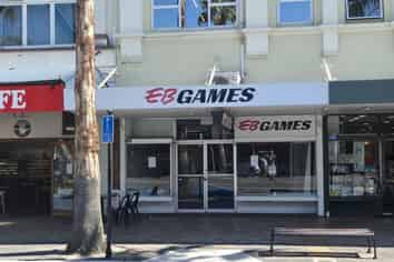 High foot traffic retail space for lease