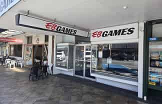 High foot traffic retail space for lease