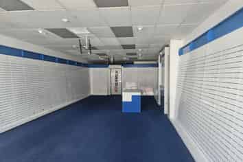 High foot traffic retail space for lease