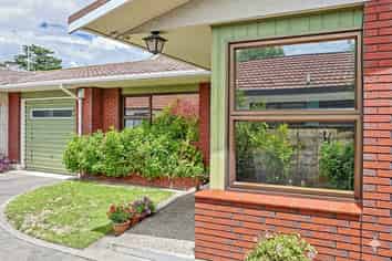 2/702 Tomoana Road, Mahora