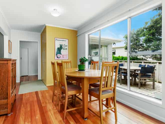 27 Hampton Hill Road, Tawa