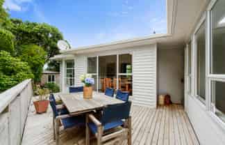 27 Hampton Hill Road, Tawa