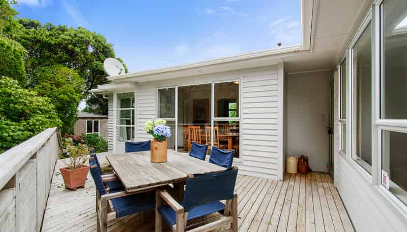 27 Hampton Hill Road, Tawa