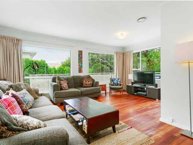 27 Hampton Hill Road, Tawa