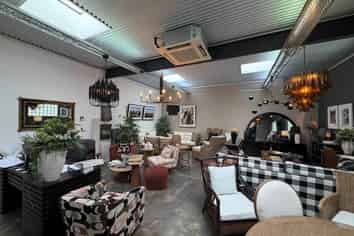 CHARACTER PARNELL SHOWROOM
