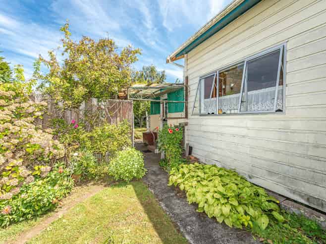 11 Field Street, Aramoho