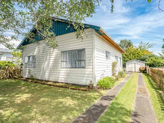 11 Field Street, Aramoho