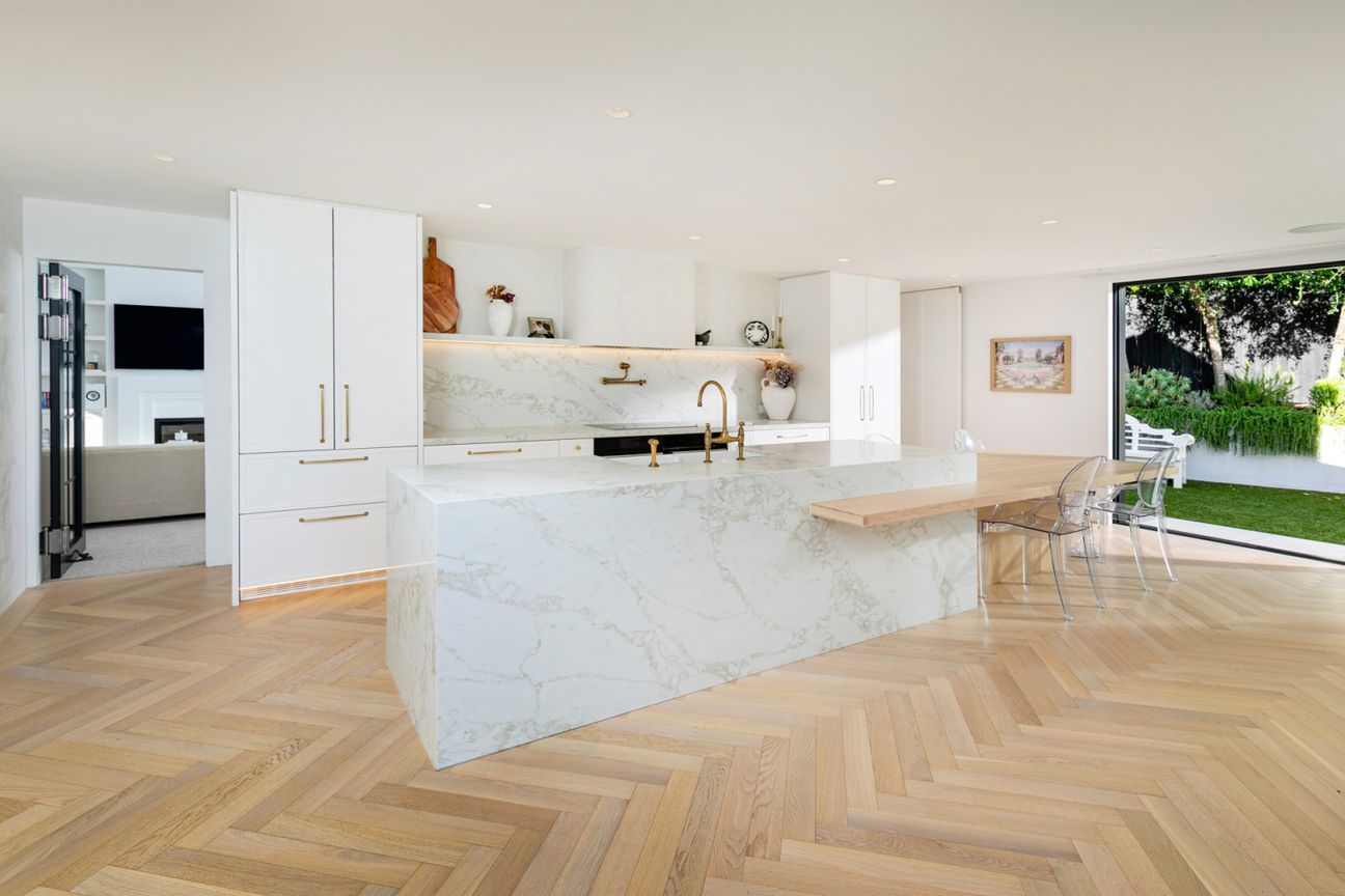 Premium masonry living - Must be sold - Meer