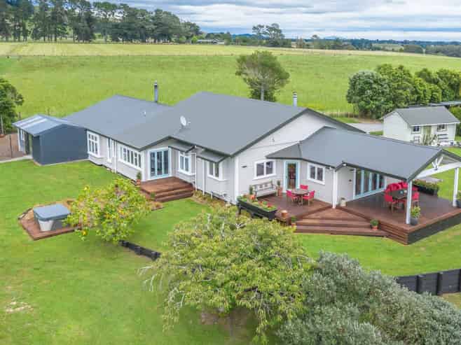 245 Wallace Road, Koputaroa