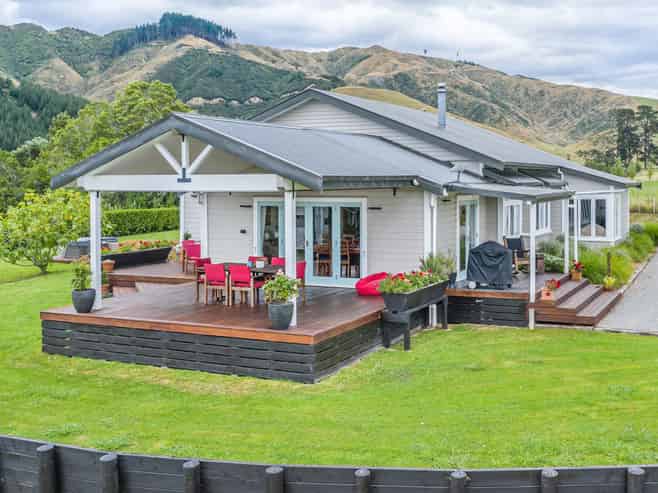 245 Wallace Road, Koputaroa