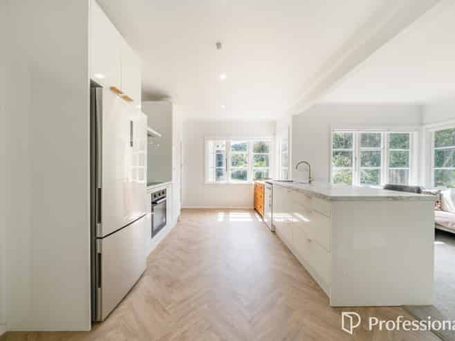 6 Te Whiti Grove, Korokoro