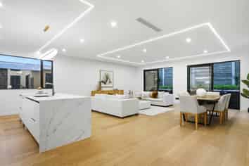 28 Streamview Way, Long Bay