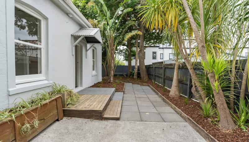 22 Harbour View Road, Te Atatu Peninsula