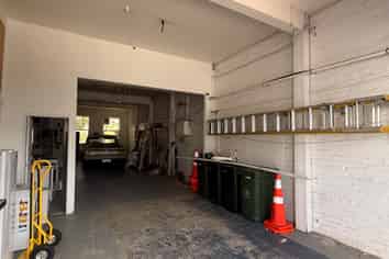 Industrial Warehouse in Mount Cook