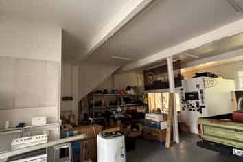 Industrial Warehouse in Mount Cook