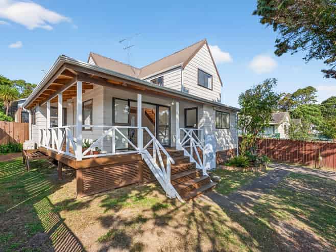 2/36 Gatman Street, Birkdale