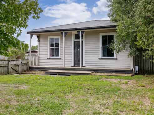 6 Charles Cross Street, Longburn