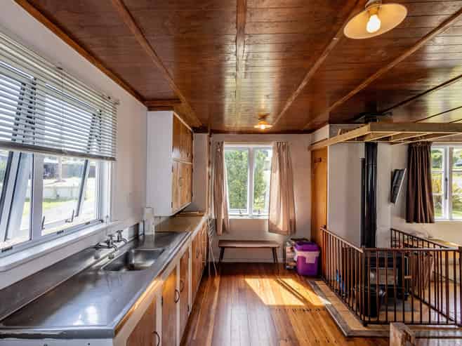 17 MacKenzie Street, National Park