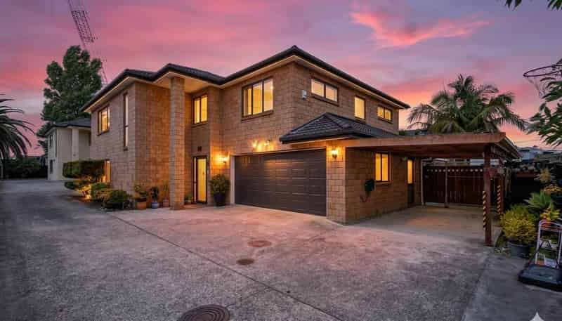 305 Albany Highway, Albany