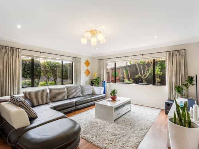 305 Albany Highway, Albany